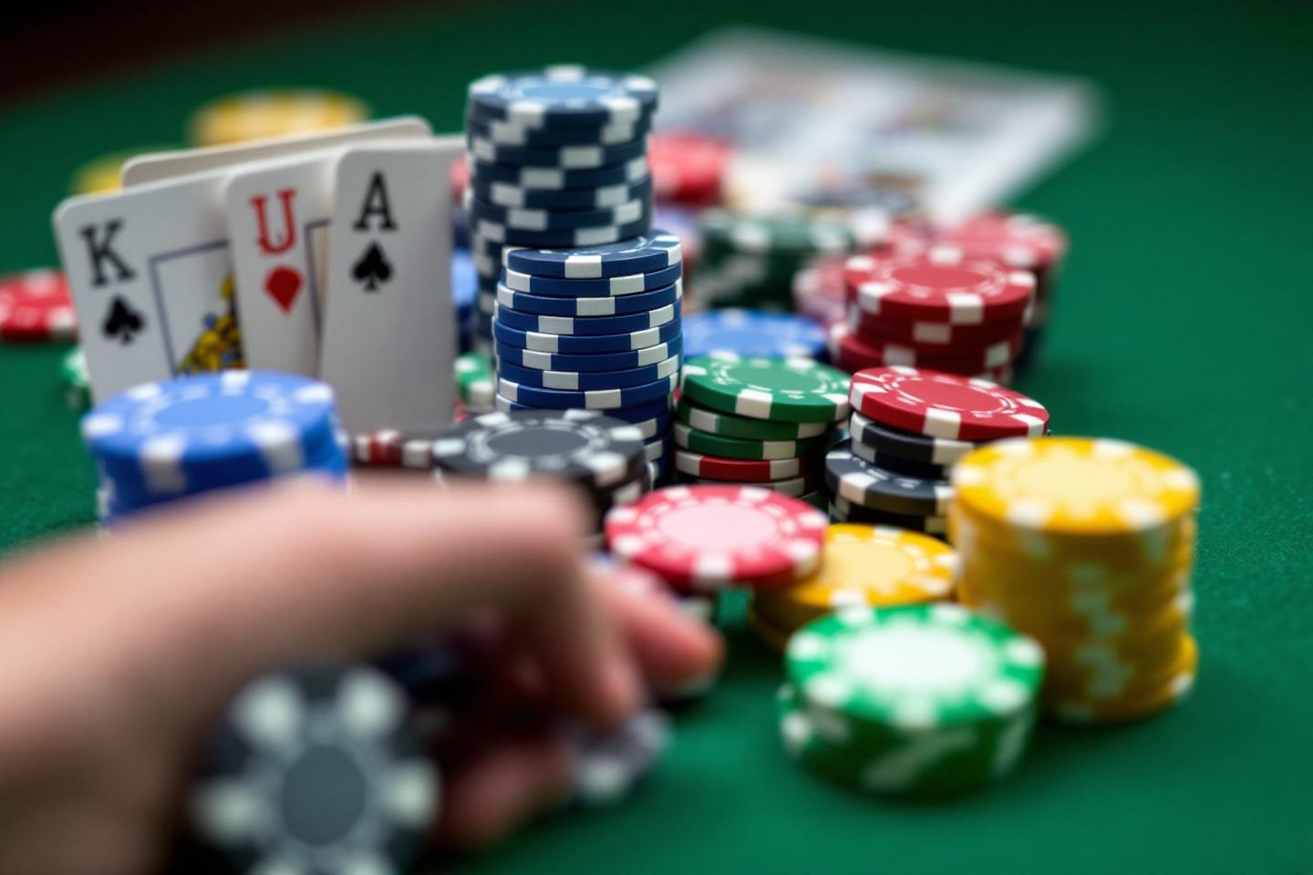 Mobilpoker Sverige - Spela poker på mobilen med de bästa apparna 2024